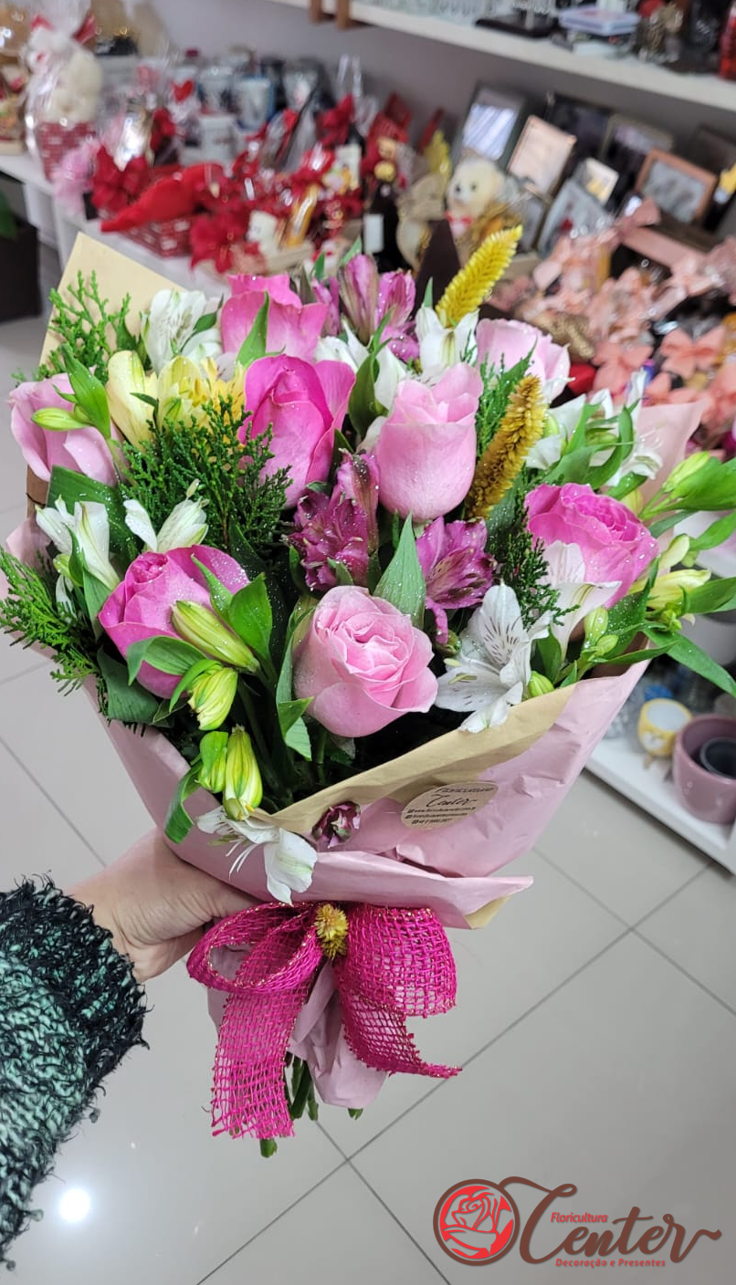 Buquê de Rosas e astromelias
