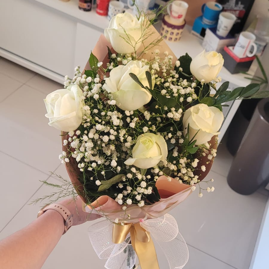 Buque de Rosas Brancas