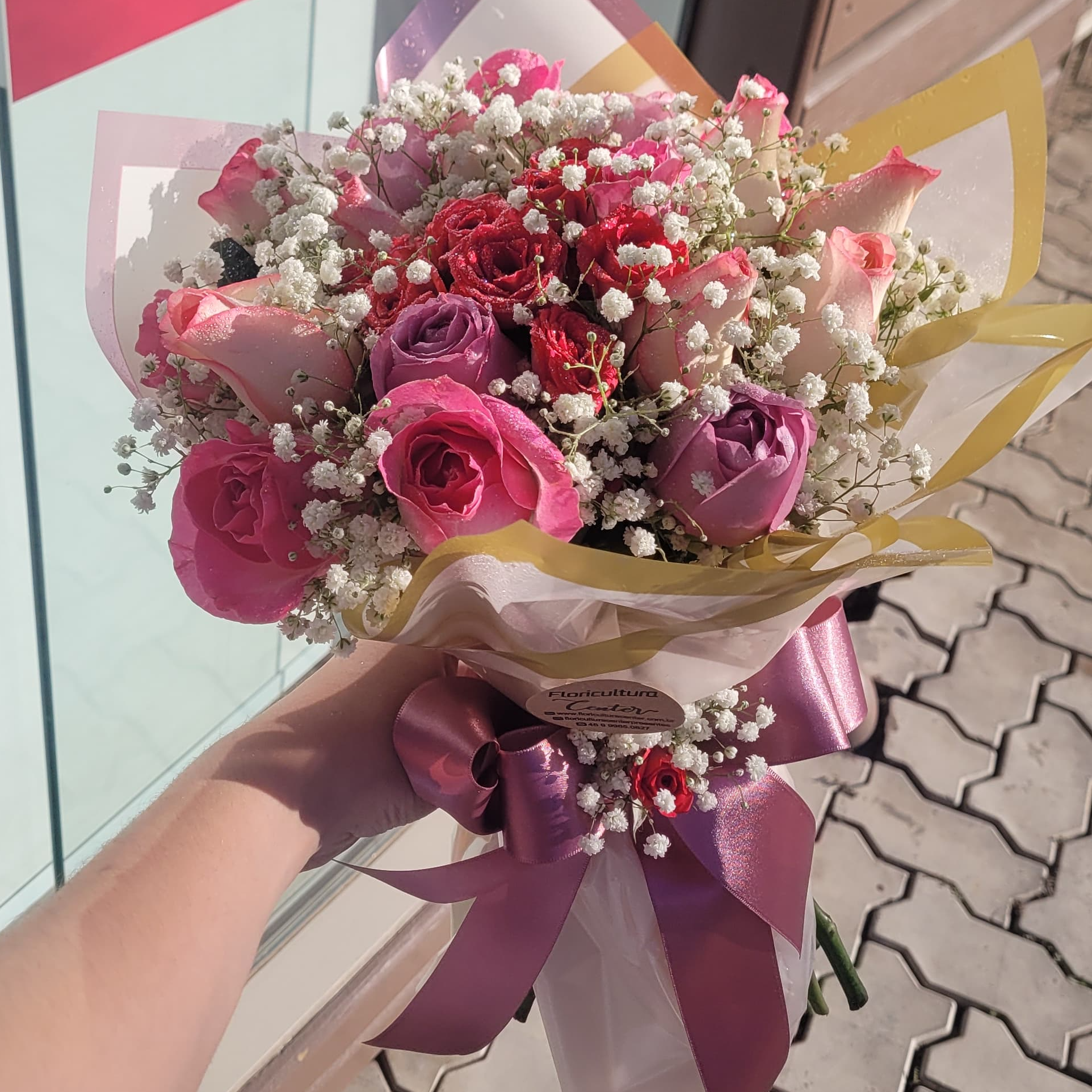 Buquê de Rosas Coloridas
