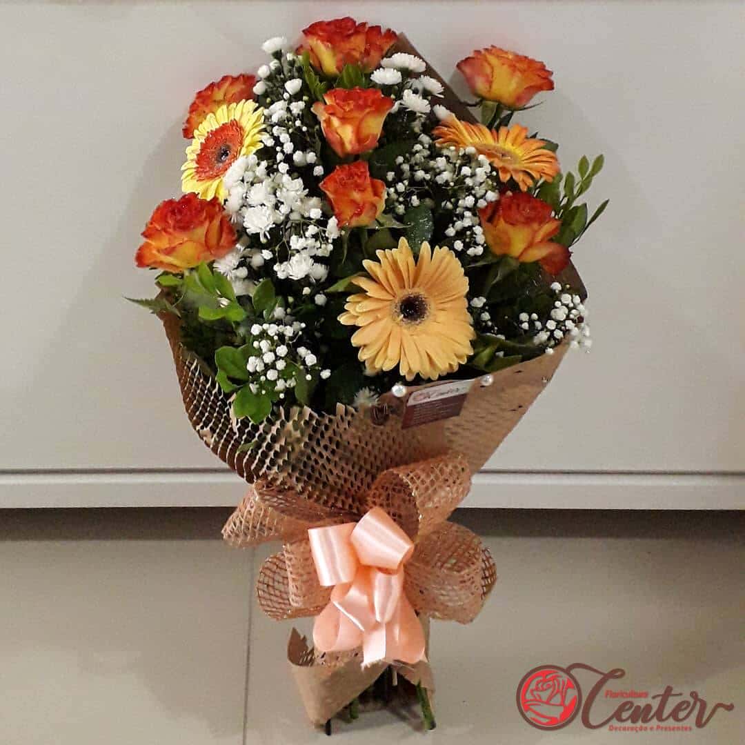 Buquê de Rosas e Gerberas